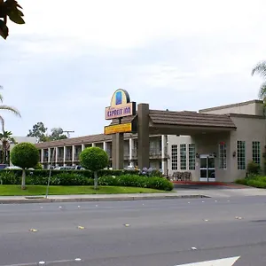 2* Hotel Express Maingate