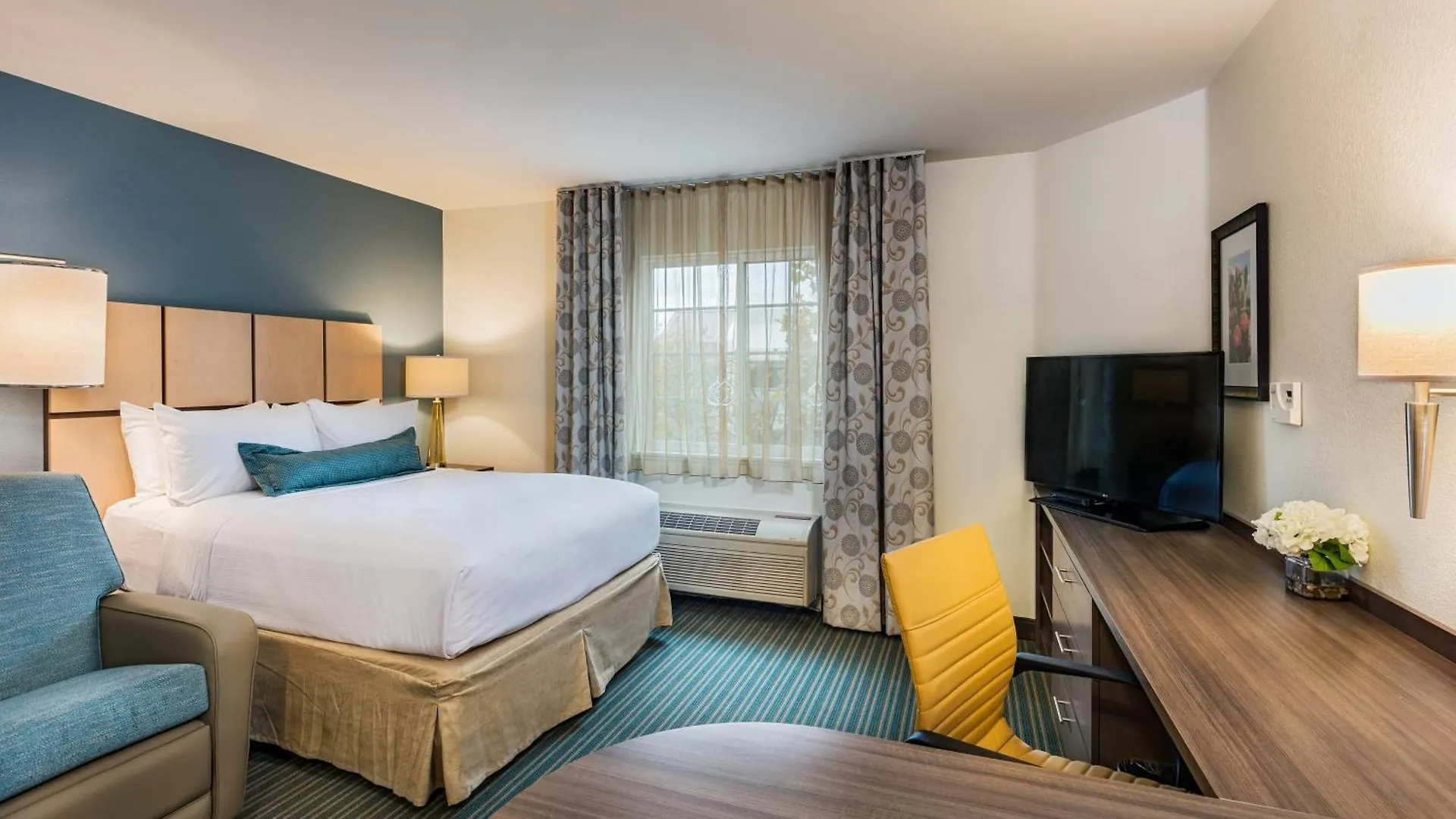Candlewood Suites Anaheim - Resort Area By Ihg 3*,